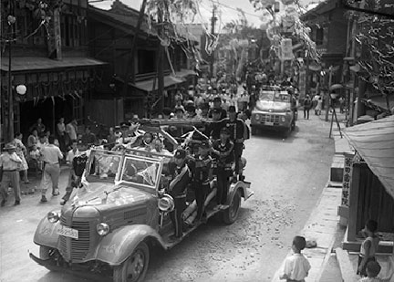 盛商店街のパレード